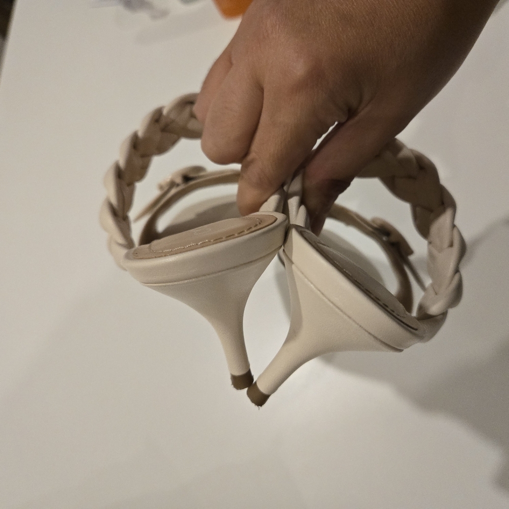 Coach Women's Mollie Cream Braided Sandals Sz 8 Like New - Picture 10 of 11
